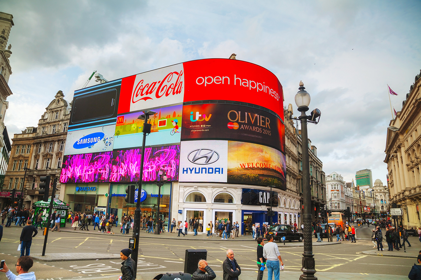 Reklame na trgu Piccadilly circus, putovanje u London